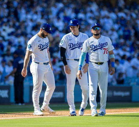 October 3, 2026, Los Angeles, California, USA: 17 Shohei Ohtani of the Los Angeles Dodgers congratulates team mates after winning game one of the NLDS against the Atlanta Braves at Dodger Stadium on October 03, 2026 in Los Angeles, California. Los Angeles Dodgers won the game 5-3. . Los Angeles USA - ZUMAa60_ 20261003_zaf_a60_042 Copyright: xArmandoxArorizox