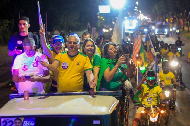 MACEIo, AL - 03.10.2026: CARREATA ALFREDO GASPAR EM MACEIo - Vice-presidential candidate Alfredo Gaspar (PL), after touring the northeast in this last week of campaigning, concluded on Saturday night (3) a large motorcade in Maceio, starting from Benedito Bentes, passing along the coast of the Alagoas capital to the historic neighborhood of Jaragua, accompanied by Senate candidate Arthur Lira (PP) and candidates State Deputy Cabo Bebeto (PL) and Federal Deputy Fabio Costa, a large number of supporters were present in this motorcade x3024532x  GUIDOxJR.