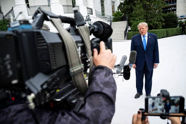 October 3, 2026, Washington, District Of Columbia, USA: United States President Donald J Trump speaks to members of the media before boarding Marine One on the South Lawn of the White House, in Washington, DC, USA, 3 October 2026. President Trump is traveling to Ohio for a rally as he campaigns with Republican Party candidates before midterm elections Washington USA  - ZUMAs152 20261003_faa_s152_004 Copyright: xGraemexSloan-PoolxviaxCNPx