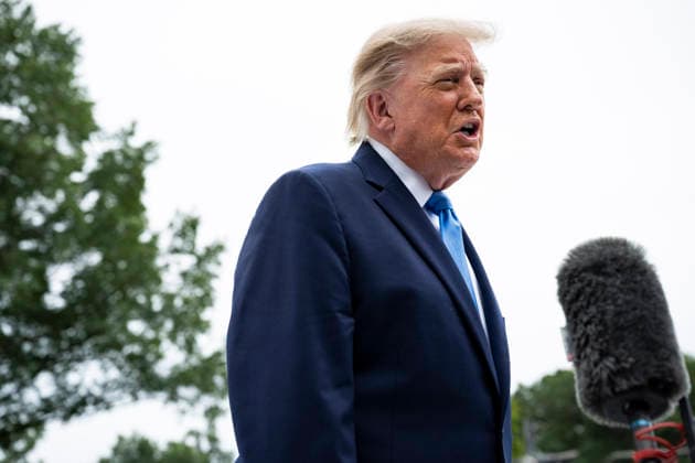 October 3, 2026, Washington, District Of Columbia, USA: United States President Donald J Trump speaks to members of the media before boarding Marine One on the South Lawn of the White House, in Washington, DC, USA, 3 October 2026. President Trump is traveling to Ohio for a rally as he campaigns with Republican Party candidates before midterm elections Washington USA  - ZUMAs152 20261003_faa_s152_011 Copyright: xGraemexSloan-PoolxviaxCNPx