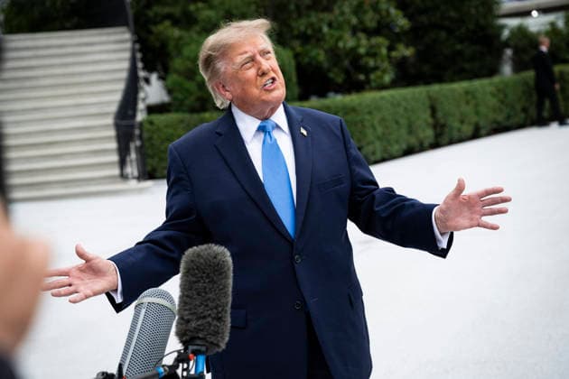 October 3, 2026, Washington, District Of Columbia, USA: United States President Donald J Trump speaks to members of the media before boarding Marine One on the South Lawn of the White House, in Washington, DC, USA, 3 October 2026. President Trump is traveling to Ohio for a rally as he campaigns with Republican Party candidates before midterm elections Washington USA - ZUMAs152 20261003_faa_s152_033 Copyright: xGraemexSloan-PoolxviaxCNPx