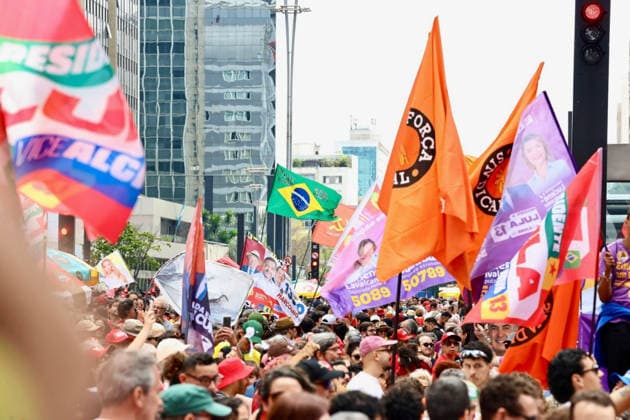 SaO PAULO, SP - 04.10.2026: 2026 ELECTIONS SP - President Luiz Inacio Lula da Silva participated this Saturday (3) in an event on Avenida Paulista, in Sao Paulo (SP), which gathered a large crowd and occupied the avenue and its surroundings, with the concentration extending to the Rua Augusta region. According to estimates released by the organization, more than 500,000 people participated in the event. x3024552x  DiogoxSadhi