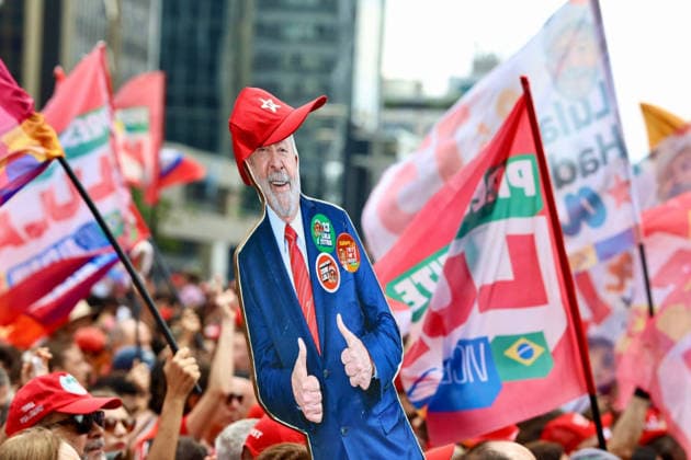 SaO PAULO, SP - 04.10.2026: 2026 ELECTIONS SP - President Luiz Inacio Lula da Silva participated this Saturday (3) in an event on Avenida Paulista, in Sao Paulo (SP), which gathered a large crowd and occupied the avenue and its surroundings, with the concentration extending to the Rua Augusta region. According to estimates released by the organization, more than 500,000 people participated in the event. x3024611x  DiogoxSadhi