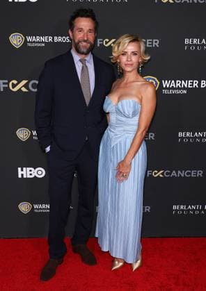 The Barbara Berlanti Heroes Gala Benefitting F Cancer in Los Angeles The Barbara Berlanti Heroes Gala Benefitting F Cancer at The Barker Hangar in Santa Monica, California on 10 3 26. 03 Oct 2026 Pictured: Noah Wyle, Sara Wells.  Copyright: xThexMegaxAgencyxRiverx xMEGAx