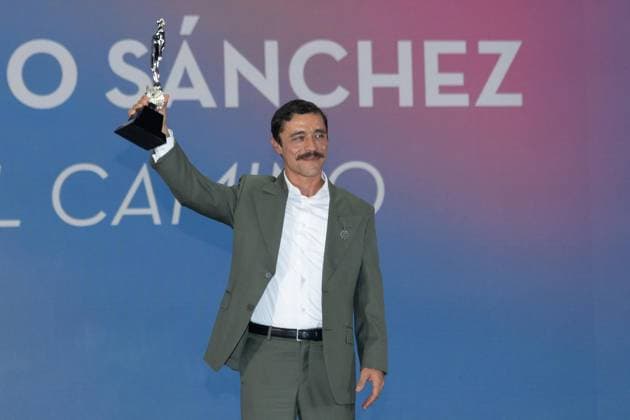 October 4, 2026: TO-45341 & x2013; Mexico City. October 3, 2026. Osvaldo SAnchez wins an Ariel Award at the 68th Ariel Awards ceremony presented by the Mexican Academy of Cinematographic Arts and Sciences (AMACC), held at Churubusco Studios in Mexico City. Clasos.com.mx - ZUMAcs4_ 20261004_faa_cs4_033 Copyright: xMikaxRoblesx