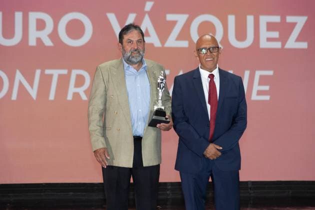 October 4, 2026: TO-45341 & x2013; Mexico City. October 3, 2026. Arturo Velazquez wins an Ariel Award at the 68th Ariel Awards ceremony presented by the Mexican Academy of Cinematographic Arts and Sciences (AMACC), held at Churubusco Studios in Mexico City. Clasos.com.mx - ZUMAcs4_ 20261004_faa_cs4_057 Copyright: xMikaxRoblesx