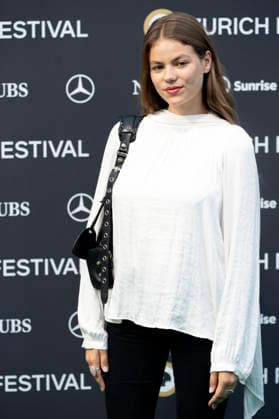 Yael Meier at the premiere of the feature film *De Rägebogefisch* at the 22nd Zurich Film Festival at Corso Zurich, October 3, 2026 Foto:xA.xRaemyx xFuturexImagex raegebogefisch_6015