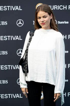 Yael Meier at the premiere of the feature film *De Rägebogefisch* at the 22nd Zurich Film Festival at Corso Zurich, October 3, 2026 Foto:xA.xRaemyx xFuturexImagex raegebogefisch_6016