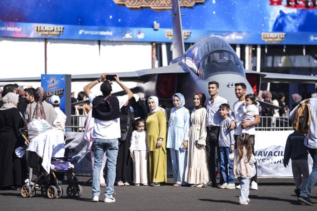 TEKNOFEST Southeast in Turkiye s Sanliurfa SANLIURFA, TURKIYE - OCTOBER 4: People continue to visit the TEKNOFEST Southeast, world s largest aviation, space, and technology festival welcomes its visitors at the Sanliurfa GAP Airport for its 15th edition in Sanliurfa, Turkiye, on October 4, 2026. Agit Erdi Ulukaya Anadolu Sanliurfa Turkey. Editorial use only. Please get in touch for any other usage.  Copyright: x2026xAnadoluxAgitxErdixUlukayax