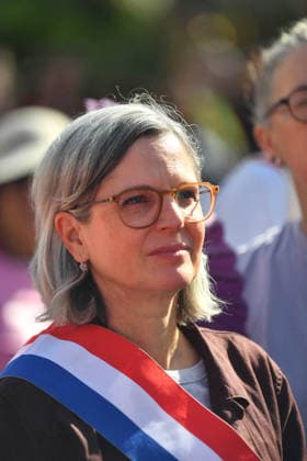 Politics At Paris Pride March - France Sandrine Rousseau attend the Pride Parade to defend the rights of LGBTQ individuals, marching from Place d Italie to Bastille in Paris, France on October 3, 2026. Photo Ait Adjedjou Karim ABACAPRESS.COM Paris France Copyright: xAitxAdjedjouxKarim ABACAx