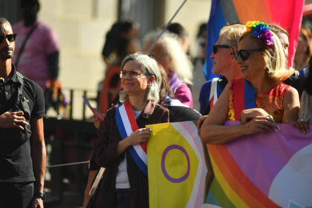 Politics At Paris Pride March - France Sandrine Rousseau attend the Pride Parade to defend the rights of LGBTQ individuals, marching from Place d Italie to Bastille in Paris, France on October 3, 2026. Photo Ait Adjedjou Karim ABACAPRESS.COM Paris France Copyright: xAitxAdjedjouxKarim ABACAx