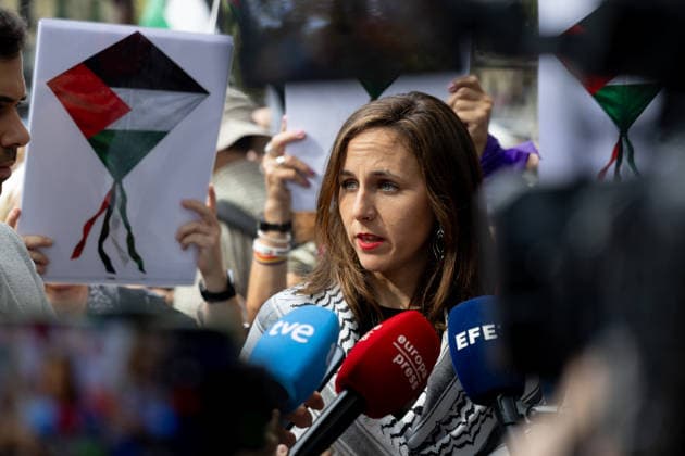 Rally in Support of Gaza, Madrid: Podemos Secretary-General Ione Belarra speaks to the media during a rally in support of the people of Gaza on October 4, 2026, in Madrid, Spain. The platform RESCOP (Solidarity Network Against the Occupation of Palestine), backed by labor unions such as the General Confederation of Labor (CGT), has organized a nationwide demonstration in solidarity with Palestine, under the slogan The Genocide Continues, seeking to draw attention to the ongoing plight of the Palestinian people. OCTOBER 4, 2026 Ananda Manjó Madrid, Spain  Copyright: xAnandaxManjonx 7819643