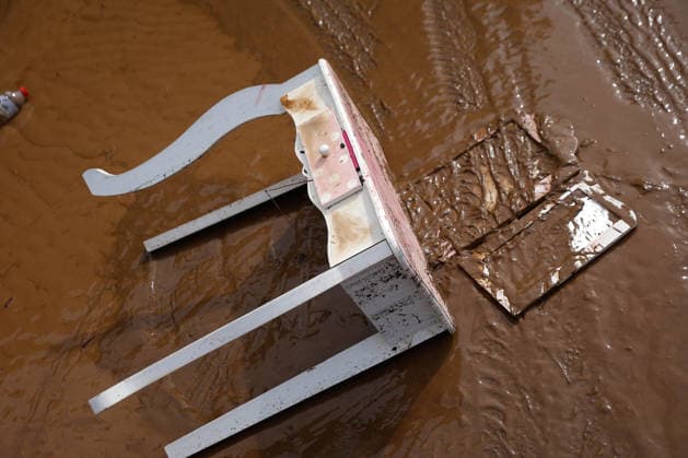 The Besòs River Exceeds the Danger Threshold in Santa Coloma de Gramenet, Barcelona. Mud has accumulated in the streets due to last night’s torrential rains, on October 4, 2026, in Sant Adrià de Besòs, Barcelona, Catalonia, Spain. The Generalitat’s Civil Protection Agency has issued an Es Alert to residents of Barcelona, Montcada i Reixac, Santa Coloma de Gramenet, and Sant Adrià de Besòs, Barcelona, due to the risk of the Besòs River overflowing as a result of the rainstorm. Civil Protection has asked residents in the vicinity to go to upper floors if water reaches their homes. They also remind residents to avoid basements and ground floors and not to approach the river OCTOBER 4, 2026 Kike Rincó Sant Adrià de Besòs, Barcelona, Sant Adr Copyright: xKikexRinconx 7819655