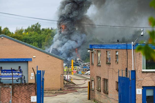 UK: Large fire in Linlithgow at metal recycling plant, Linlithgow, 4 October 2026 Pictured - A large fire broke out on Sunday morning at the Brookfield Metals plant in Linlithgow. At least 6 fire appliances were on site and could be seen running shuttles to refill with water in a nearby housing estate as explosions could be heard intermittently as firefighters fought the blaze and a large plume of smoke drifted over the town. (Photo by Andrew West EEm SIPA USA) Linlithgow Scotland Copyright: x(PhotoxbyxAndrewxWest EEm SIPAxUx