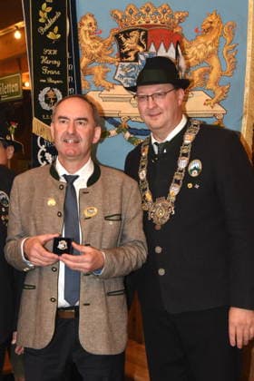 Hubert Aiwanger, STV; Christian Kühn, Minister President; State Shooting Champion; Munich; October 4, 2026; Theresienwiesn; Oktoberfest; Schützen Festzelt; State Shooting Competition; Award Ceremony for This Year s Shooting Champions; Photo: Munich