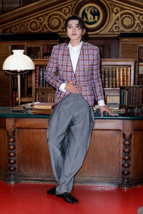 Cai Xukun at the photocall for the Valentino Women s Ready-to-Wear Spring Summer 2027 show during Paris Fashion Week (PFW) in Paris, France, on October 4, 2026. Olivier Borde, bestimage. Photocall at the Valentino Women’s Ready-to-Wear Spring Summer 2027 show as part of Paris Fashion Week on October 4, 2026, in Paris, France. Paris, France  Copyright: xOLIVIERxBORDEx xBESTIMAGExOLIVIERxBORDEx xBESTIMAGEx