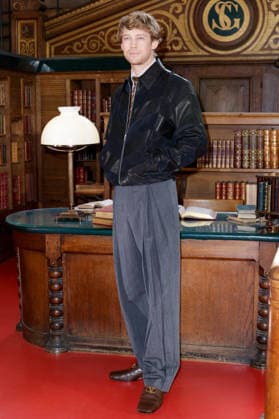 Joe Alwyn at the photocall for the Valentino Women s Ready-to-Wear Spring Summer 2027 show during Paris Fashion Week (PFW) in Paris, France, on October 4, 2026. Olivier Borde, bestimage. Photocall at the Valentino Women’s Ready-to-Wear Spring Summer 2027 show as part of Paris Fashion Week on October 4, 2026, in Paris, France. Paris, France Copyright: xOLIVIERxBORDEx xBESTIMAGExOLIVIERxBORDEx xBESTIMAGEx
