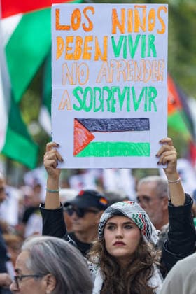 October 4, 2026, Madrid, Madrid, SPAIN: Thousands of people demonstrated in Madrid, three years after the start of Israel s latest military offensive against Palestinian populations in Gaza and the West Bank. Madrid SPAIN  - ZUMAl221 20261004_zip_l221_002 Copyright: xIgnacioxLopezxIsasmendix