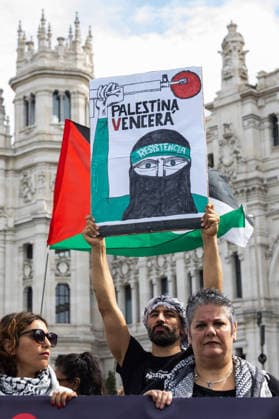 October 4, 2026, Madrid, Madrid, SPAIN: Thousands of people demonstrated in Madrid, three years after the start of Israel s latest military offensive against Palestinian populations in Gaza and the West Bank. Madrid SPAIN  - ZUMAl221 20261004_zip_l221_018 Copyright: xIgnacioxLopezxIsasmendix