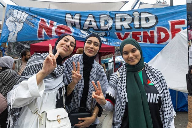 October 4, 2026, Madrid, Madrid, SPAIN: Thousands of people demonstrated in Madrid, three years after the start of Israel s latest military offensive against Palestinian populations in Gaza and the West Bank. Madrid SPAIN  - ZUMAl221 20261004_zip_l221_019 Copyright: xIgnacioxLopezxIsasmendix