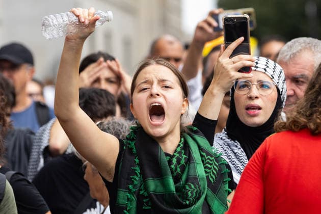October 4, 2026, Madrid, Madrid, SPAIN: Thousands of people demonstrated in Madrid, three years after the start of Israel s latest military offensive against Palestinian populations in Gaza and the West Bank. Madrid SPAIN - ZUMAl221 20261004_zip_l221_020 Copyright: xIgnacioxLopezxIsasmendix