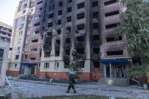 Aftermath of Russian attack on Ukraine s Kramatorsk KRAMATORSK, UKRAINE - OCTOBER 4: A Ukrainian firefighter walks past a burnt-out and damaged building following several Russian attacks on a residential area in Kramatorsk, Ukraine, 4 October 2026 Diego Herrera Carcedo Anadolu Kramatorsk Ukraine. Editorial use only. Please get in touch for any other usage.  Copyright: x2026xAnadoluxDiegoxHerreraxCarcedox