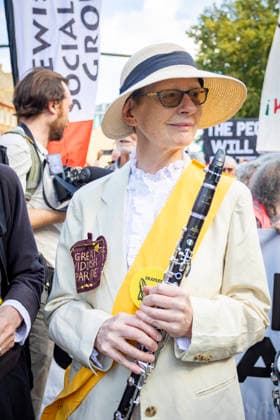 Battle of Cable Street 90th Anniversary March East London, October 4, 2026 A march was held in East London to mark the 90th anniversary of the Battle of Cable Street. Demonstrators gathered to commemorate the historic 1936 anti-fascist mobilisation, when local residents, members of the Jewish community, dockers and anti-fascist groups opposed a planned march by the British Union of Fascists through the East End. The anniversary march brought together campaigners, community groups and supporters to remember the events of Cable Street and their place in London™s history., Credit:Zak Irfan Avalon  Copyright: xZakxIrfanx xAvalonx 1140603123