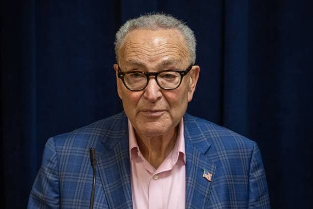 October 4, 2026, New York, New York, United States: U.S. Senator Chuck Schumer (D-NY) speaks.U.S. Senator Chuck Schumer (D-NY) calls for tighter rules and privacy safeguards around Flock Safety AI-powered license plate readers (ALPRs or LPRs), whose network has grown to more than 120,000 cameras across 49 states, according to the company, and continuously record passing vehicles movements without a warrant, probable cause, or even reasonable suspicion on October 04, 2026 in New York City. New York United States  - ZUMAs197 20261004_aaa_s197_197 Copyright: xRonxAdarx