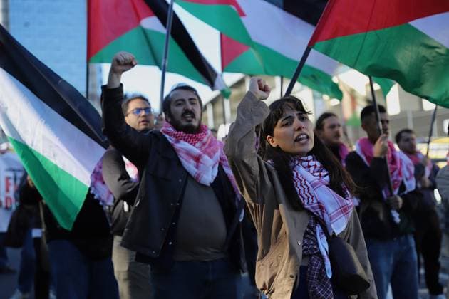 Pro-Palestinian Protesters March Through Istanbul ISTANBUL, TURKIYE, OCTOBER 4, 2026: Demonstrators from left-wing and socialist organizations march from Taksim toward Dolmabahce in Istanbul in solidarity with Palestinians. Participants carried Palestinian flags and chanted slogans while protesting Israel™s military operations in Gaza and calling attention to the humanitarian situation facing Palestinians. Istanbul Türkiye Copyright: x xDilaraxAcikgozx xJNAxPressx
