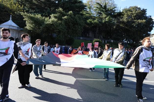 Pro-Palestinian protesters march through Istanbul ISTANBUL, TURKIYE, OCTOBER 4, 2026: Hundreds of demonstrators gather outside the Ataturk Cultural Center in Taksim before marching toward Dolmabahce during a protest organized by the Palestine Action Committee marking three years since the start of the Gaza war. Participants carried Palestinian flags and called for a full embargo on Israel and an end to commercial and diplomatic ties. The march concluded with a statement by organizers in Dolmabahce. istanbul Türkiye Copyright: x xÖzlemxKarayücelx xJNAxPressx