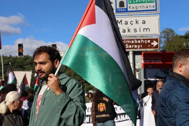 Pro-Palestinian protesters march through Istanbul ISTANBUL, TURKIYE, OCTOBER 4, 2026: Hundreds of demonstrators gather outside the Ataturk Cultural Center in Taksim before marching toward Dolmabahce during a protest organized by the Palestine Action Committee marking three years since the start of the Gaza war. Participants carried Palestinian flags and called for a full embargo on Israel and an end to commercial and diplomatic ties. The march concluded with a statement by organizers in Dolmabahce. istanbul Türkiye Copyright: x xÖzlemxKarayücelx xJNAxPressx