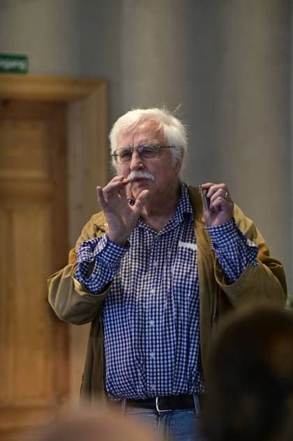 Rainer Michel at the Ost West Kunstgespräche roundtable discussion in the Salon Format—a tribute to Ida Dehmel at the Literaturhaus Alte Synagoge in Görlitz, October 4, 2026 Copyright: xMatthiasxWehnertx