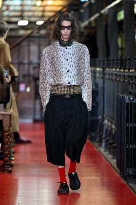 PFW Valentino Runway A model walks the runway at the Valentino show during Paris Fashion Week, in Paris, France on 4 October 2026. Photo by Julien Reynaud APS-Medias ABACAPRESS.COM Paris France  Copyright: xReynaudxJulien APS-Medias ABACAx