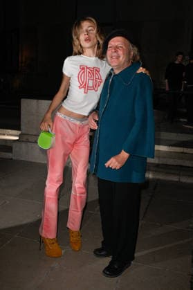 PFW Jean Paul Gaultier Outside Arrivals Billy Blanchard, Philippe Katerine arriving at Jean Paul Gaultier show during Paris Fashion Week, in Paris, France on 4 October 2026. Photo by Julien Reynaud APS-Medias ABACAPRESS.COM Paris France  Copyright: xReynaudxJulien APS-Medias ABACAx