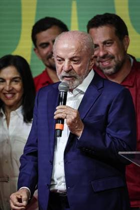 RECORD DATE NOT STATED Presidente Lula em coletiva de Imprensa SoO PAULO (SP), Oct. 4, 2026 POLITICS ELECTIONS President Luiz Inacio Lula da Silva at a press conference following the vote count and the confirmation of a runoff election on Sunday night (4). IMAGO Andre Pera Sao Paulo Brasil Copyright: xAndrexPerax