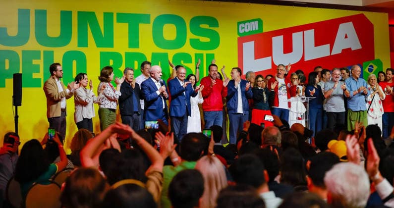 Lula delivers speech in Sao Paulo following first round of presidential election SAO PAULO, BRAZIL - OCTOBER 4: (----EDITORIAL USE ONLY - MANDATORY CREDIT - BRAZILIAN PRESIDENCY HANDOUT - NO MARKETING NO ADVERTISING CAMPAIGNS - DISTRIBUTED AS A SERVICE TO CLIENTS----) Brazilian President Luiz Inacio Lula da Silva speaks after the first round of the presidential elections in Sao Paulo, Brazil, on October 4, 2026. Brazilian Presidency Handout Anadolu Sao Paulo Brazil. Editorial use only. Please get in touch for any other usage.  Copyright: x2026xAnadoluxBrazilianxPresidencyx xHandoutx