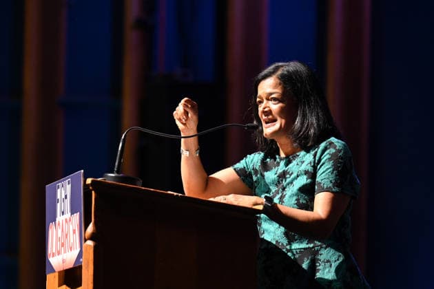 October 4, 2026, Bakersfield, California, USA: Bakersfield, California, U.S. - US Congresswoman from Washington state Pramila Jayapal spoke at the rally. Bernie Sanders hosted a Fighting Oligarchy rally in Bakersfield Calif. Sunday afternoon. Bakersfield USA - ZUMAw332 20261004_aap_w332_001 Copyright: xNealxWatersx