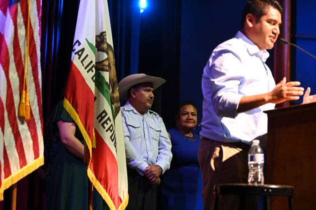 October 4, 2026, Bakersfield, California, USA: Bakersfield, California, U.S. - US Congressional candidate from the Central Valley spoke with his parents backing on stage. Bernie Sanders hosted a Fighting Oligarchy rally in Bakersfield Calif. Sunday afternoon. Bakersfield USA - ZUMAw332 20261004_aap_w332_003 Copyright: xNealxWatersx