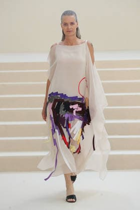 PFW - Akris Runway A model walks the runway during the Akris Womenswear Spring Summer 2027 show as part of Paris Fashion Week on October 04, 2026 in Paris, France. Photo by Alain-Gil Gonzalez ABACAPRESS.COM Paris France  Copyright: xGonzalezxAlain-Gil ABACAx