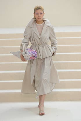 PFW - Akris Runway A model walks the runway during the Akris Womenswear Spring Summer 2027 show as part of Paris Fashion Week on October 04, 2026 in Paris, France. Photo by Alain-Gil Gonzalez ABACAPRESS.COM Paris France  Copyright: xGonzalezxAlain-Gil ABACAx