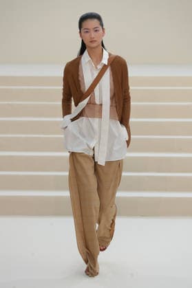 PFW - Akris Runway A model walks the runway during the Akris Womenswear Spring Summer 2027 show as part of Paris Fashion Week on October 04, 2026 in Paris, France. Photo by Alain-Gil Gonzalez ABACAPRESS.COM Paris France  Copyright: xGonzalezxAlain-Gil ABACAx