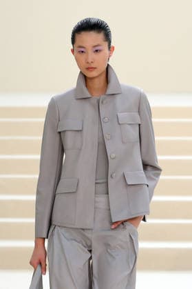 PFW - Akris Runway A model walks the runway during the Akris Womenswear Spring Summer 2027 show as part of Paris Fashion Week on October 04, 2026 in Paris, France. Photo by Alain-Gil Gonzalez ABACAPRESS.COM Paris France  Copyright: xGonzalezxAlain-Gil ABACAx
