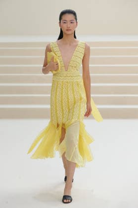 PFW - Akris Runway A model walks the runway during the Akris Womenswear Spring Summer 2027 show as part of Paris Fashion Week on October 04, 2026 in Paris, France. Photo by Alain-Gil Gonzalez ABACAPRESS.COM Paris France  Copyright: xGonzalezxAlain-Gil ABACAx