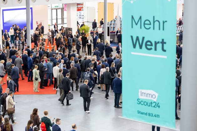 EXPO REAL 2026 in Munich, October 5, 2026: Trade visitors on their way to the exhibition halls at the Messe München grounds. First day of EXPO REAL 2026, the international trade fair for real estate, investments, and infrastructure will take place in Munich from October 5 to 7, 2026, bringing to