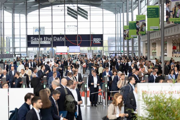 EXPO REAL 2026 in Munich, October 5, 2026: Trade visitors on their way to the exhibition halls at the Messe München grounds. First day of EXPO REAL 2026, the international trade fair for real estate, investments, and infrastructure will take place in Munich from October 5 to 7, 2026, bringing to