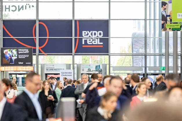 EXPO REAL 2026 in Munich, October 5, 2026: Trade visitors on their way to the exhibition halls at the Messe München grounds. First day of EXPO REAL 2026, the international trade fair for real estate, investments, and infrastructure will take place from October 5 to 7, 2026, in Munich, bringing t