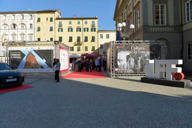 IPA89305384 - Lucca, October 4, 2026 Today is the last day of the Lucca Film Festival, which, as always, is full of surprises. At the Cinema Astra in Piazza del Giglio, the cast of the film PLUMP JACK, directed by American filmmaker Martin Guigui, is making an appearance. In the photo: Red carpet entrance at the Cinema Astra in Piazza del Giglio.  Copyright: xRobertoCappelloxfotografox xRobertoCappelloxfotografox IPA89305384