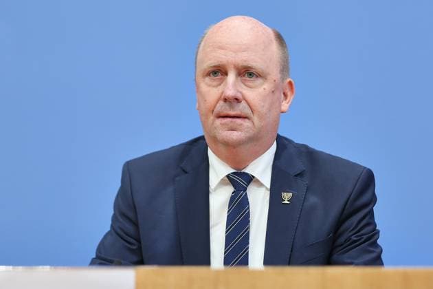 Berlin, Germany, October 5, 2026 Federal Press Conference Firmly Against Anti-Semitism Expert Opinion on the Draft Bill to Criminalize the Denial of Israel’s Right to Exist Uwe Becker, CDU Copyright: xdtsxNachrichtenagenturx dts_137112