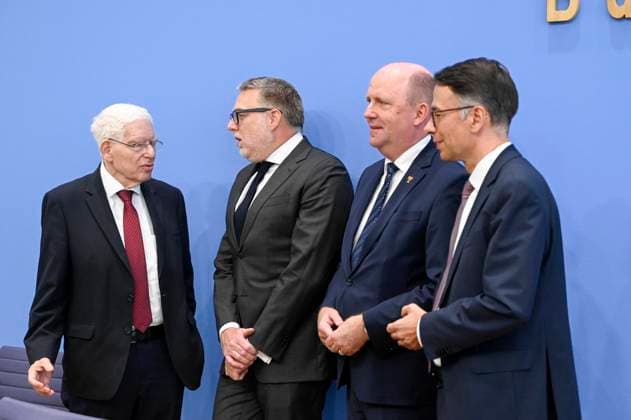 ABB BPK Dr. Josef Schuster, President of the Central Council of Jews in Germany; Prof. Dr. Steffen Augsberg, Professor of Public Law, Justus Liebig University of Giessen; Uwe Becker, Representative of