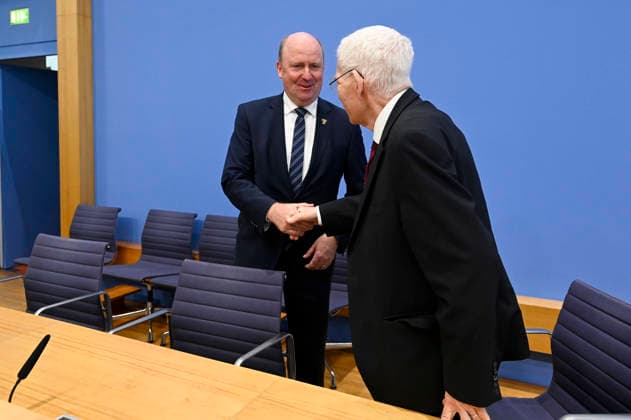 ABB BPK Dr. Josef Schuster, President of the Central Council of Jews in Germany; Uwe Becker, Representative of the Hessian State Government for Jewish Life Topic: Presentation—Firmly Against Antisemitism Expert Opinion on the Draft Bill Criminalizing the Denial of Israel’s Right to Exist at the BPK Federal Press Conference in Berlin on October 1, 2026, Berlin, Germany